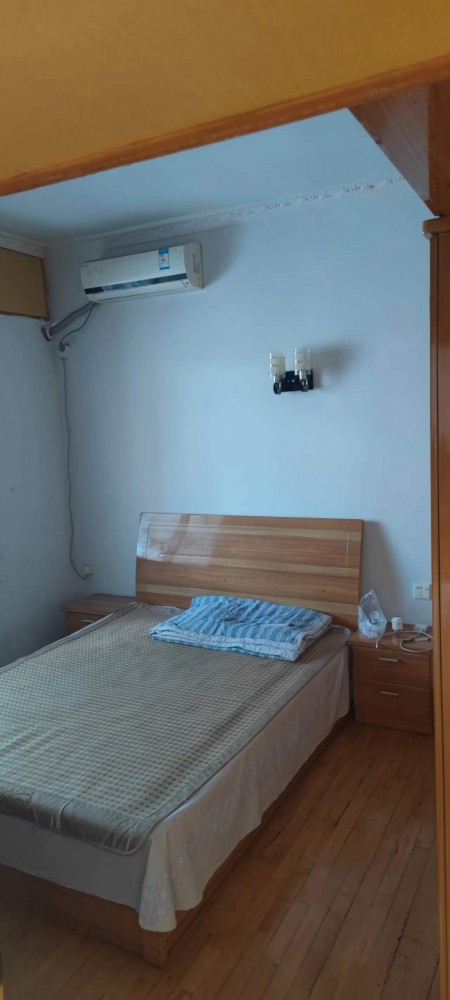 泊尔曼酒店对面（商贸城附近） 2居室 1100元/月