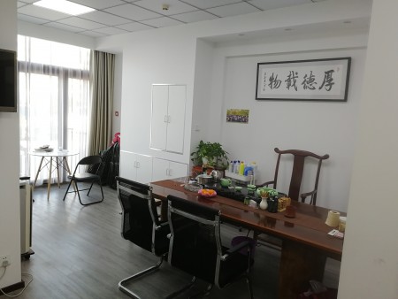 五爱人家沿街商铺 随时看房·