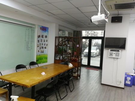 五爱人家沿街商铺 随时看房·