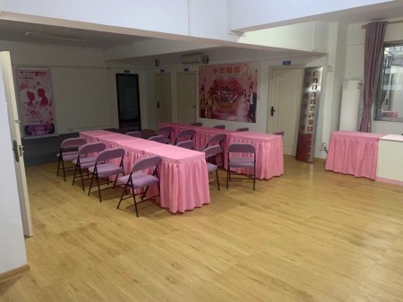 明湖大厦 4居室 3600元/月