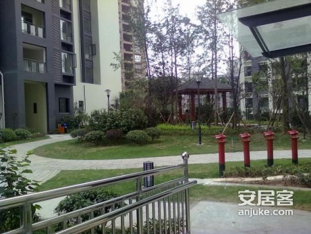 兴茂晶蓝公馆 随时看房·
