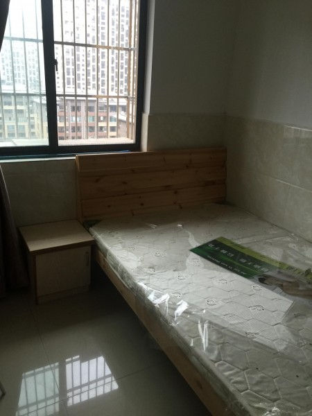 方家花苑小区 1居室 2000元/月