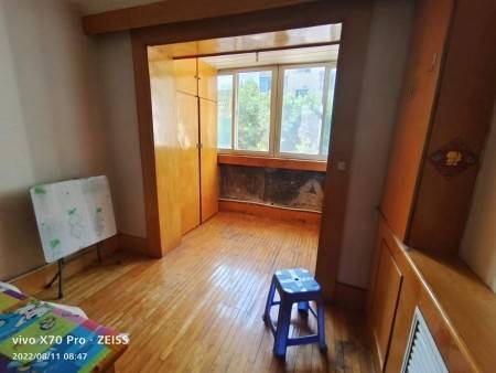 南岭新城一期 1居室 1400元/月