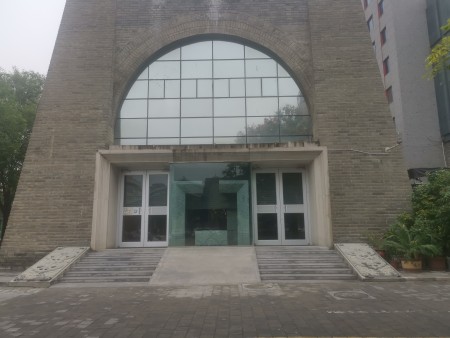 明秦王府城墙内建筑 3居室 100000元/月