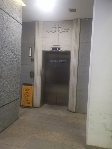 明秦王府城墙内建筑 随时看房·