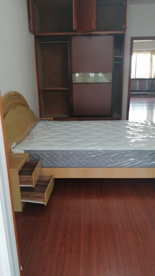 红谷世纪花园B区）
