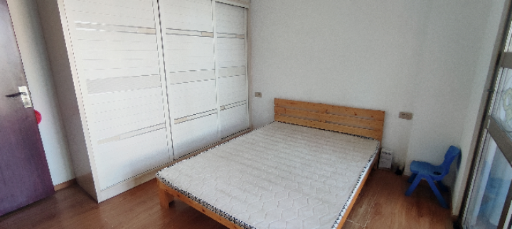 龙阳1号 3居室 2700元/月