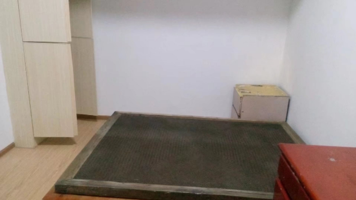 建国小区 2居室 1300元/月