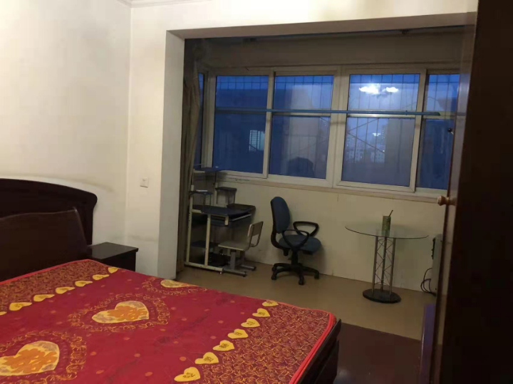 紫荆小区 随时看房·