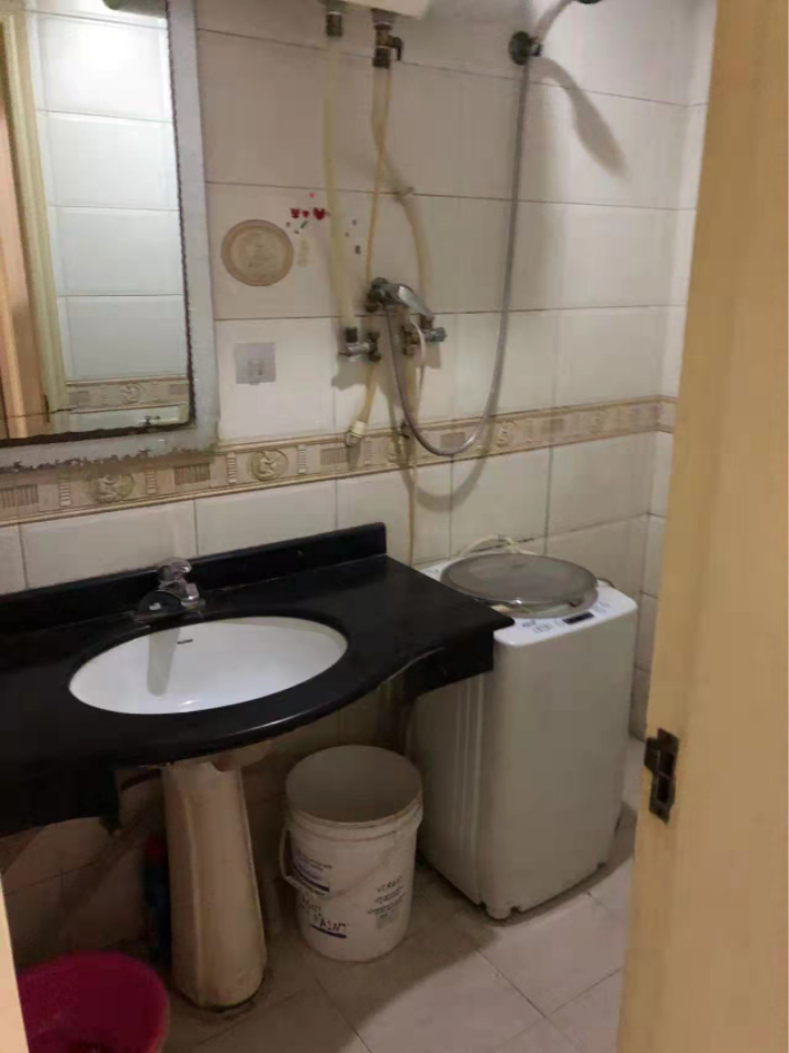 紫荆小区 随时看房·