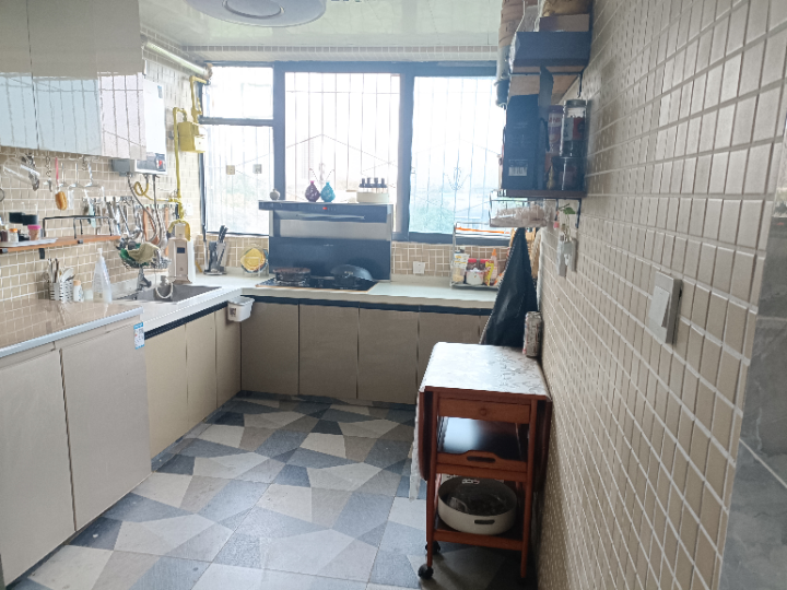 浣花小区 随时看房·