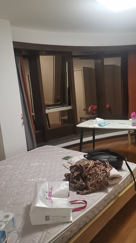 万事达名苑地铁口 随时看房·