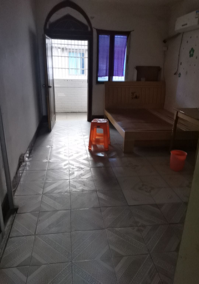 广场东路八一广场旁 随时看房·