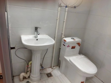 开发区高中院内 随时看房·
