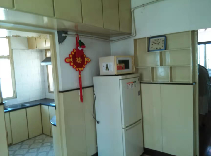 绿梅一村 随时看房·