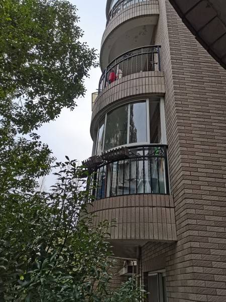 闵行区航北路鸿禧花园 随时看房·