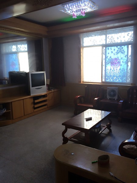 热力西街2号院 3居室 1200元/月