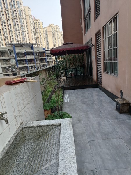 财富广场 随时看房·