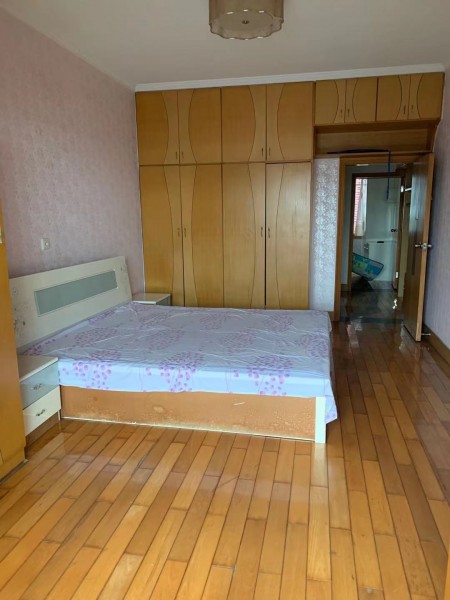 依山住宅小区 随时看房·