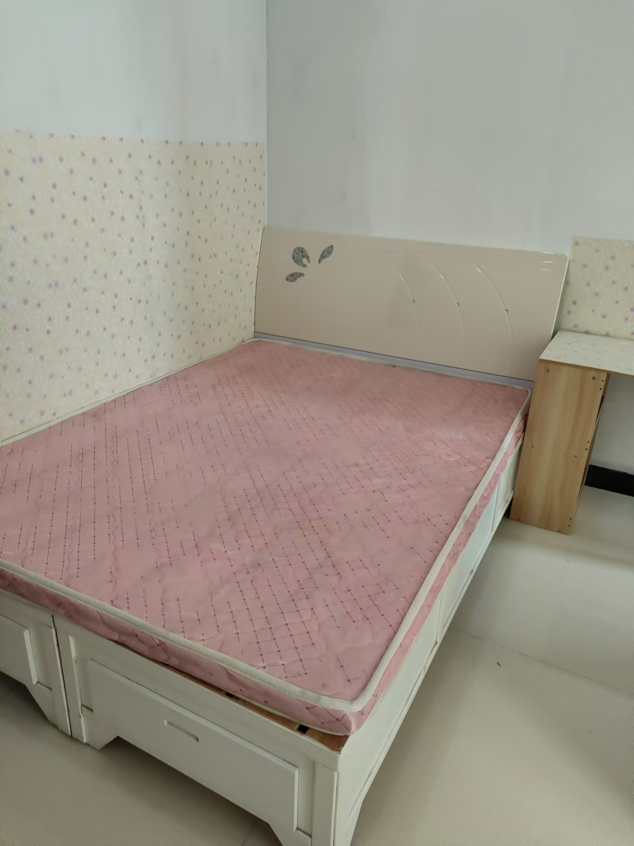 佛岗新居 1居室 690元/月
