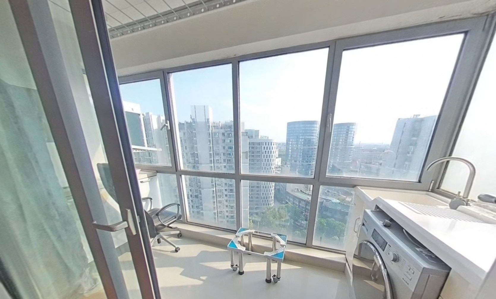 绿洲湖畔花园 随时看房·