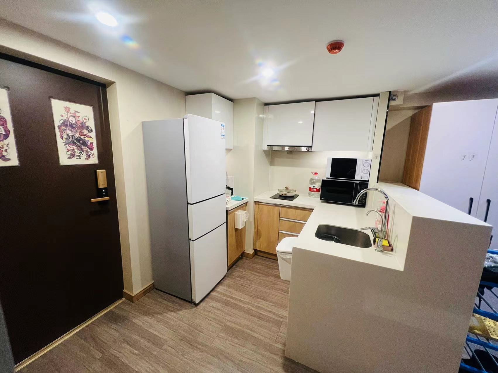 康泽路8号院 3居室 1750元/月
