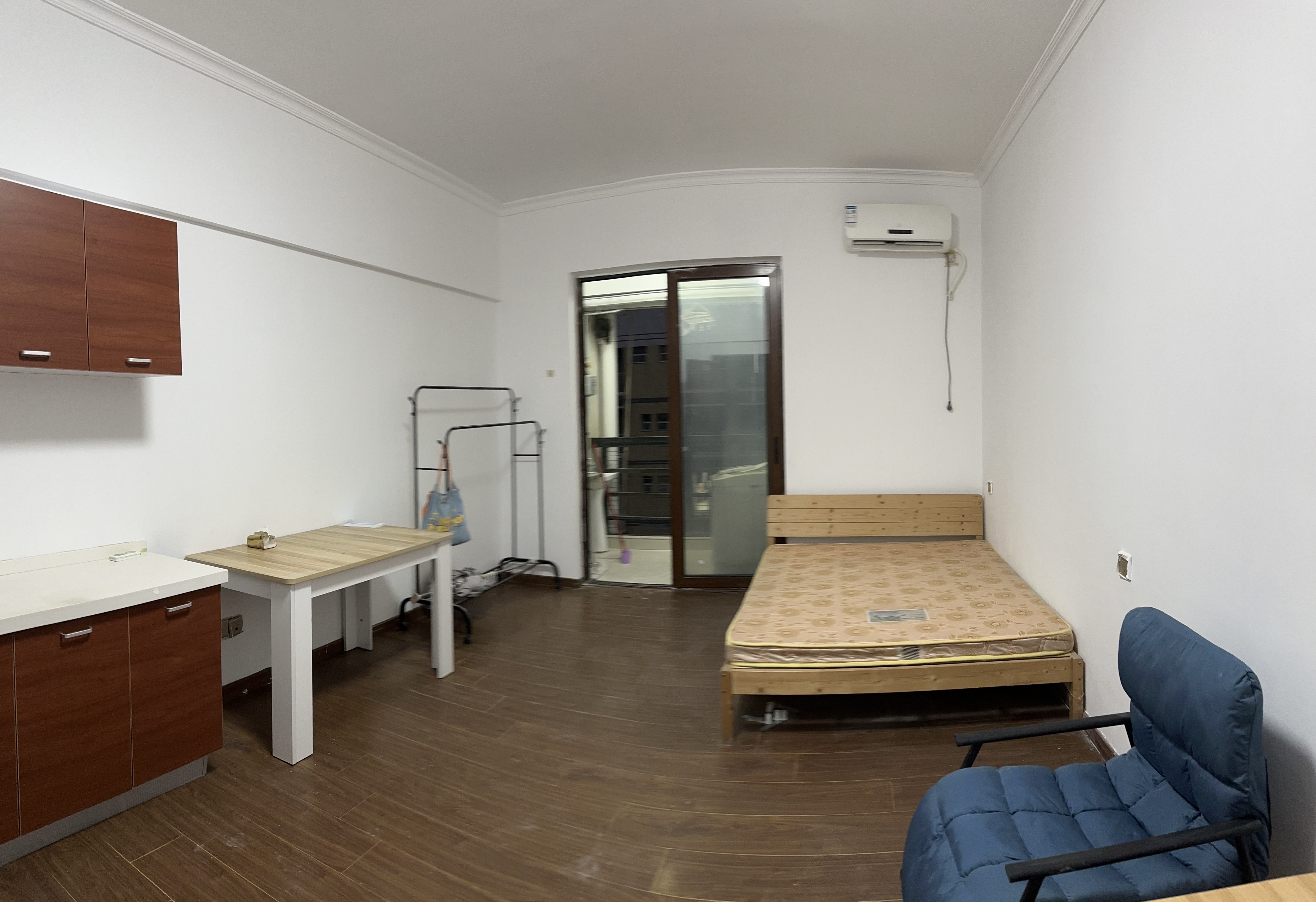 深圳市大工业区启兴配套生态区C栋单身宿舍820 1居室 1350元/月