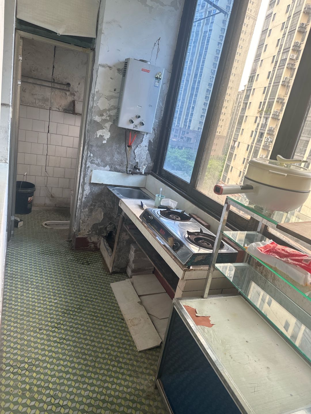蓝滨城加油站旁 随时看房·