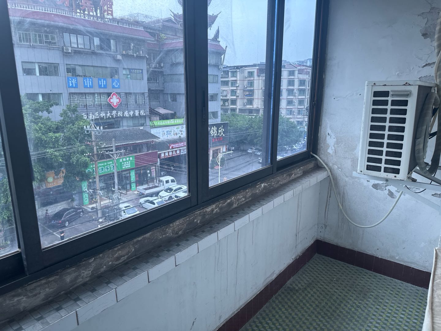 蓝滨城加油站旁 随时看房·