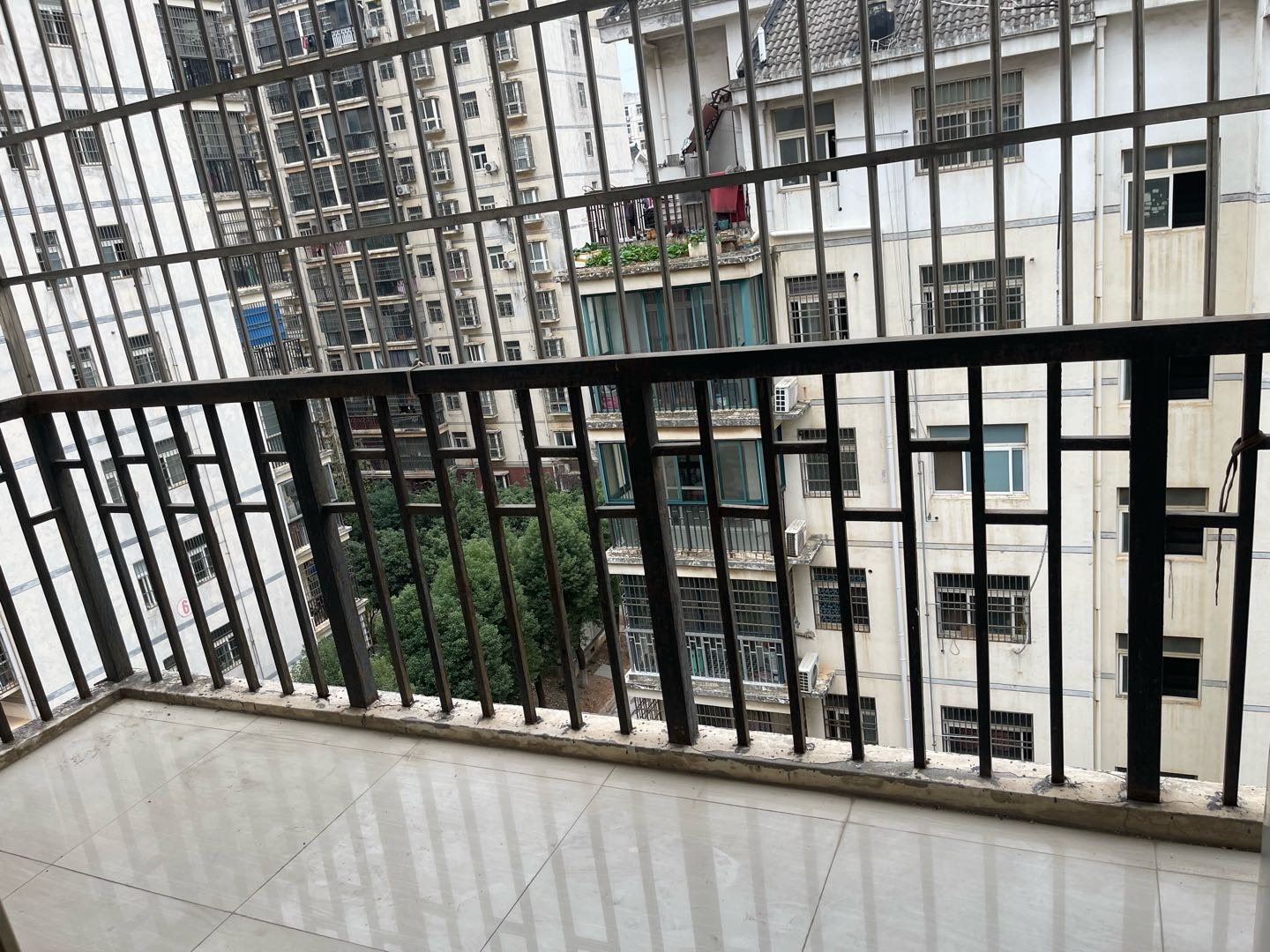 岭南小区 随时看房·