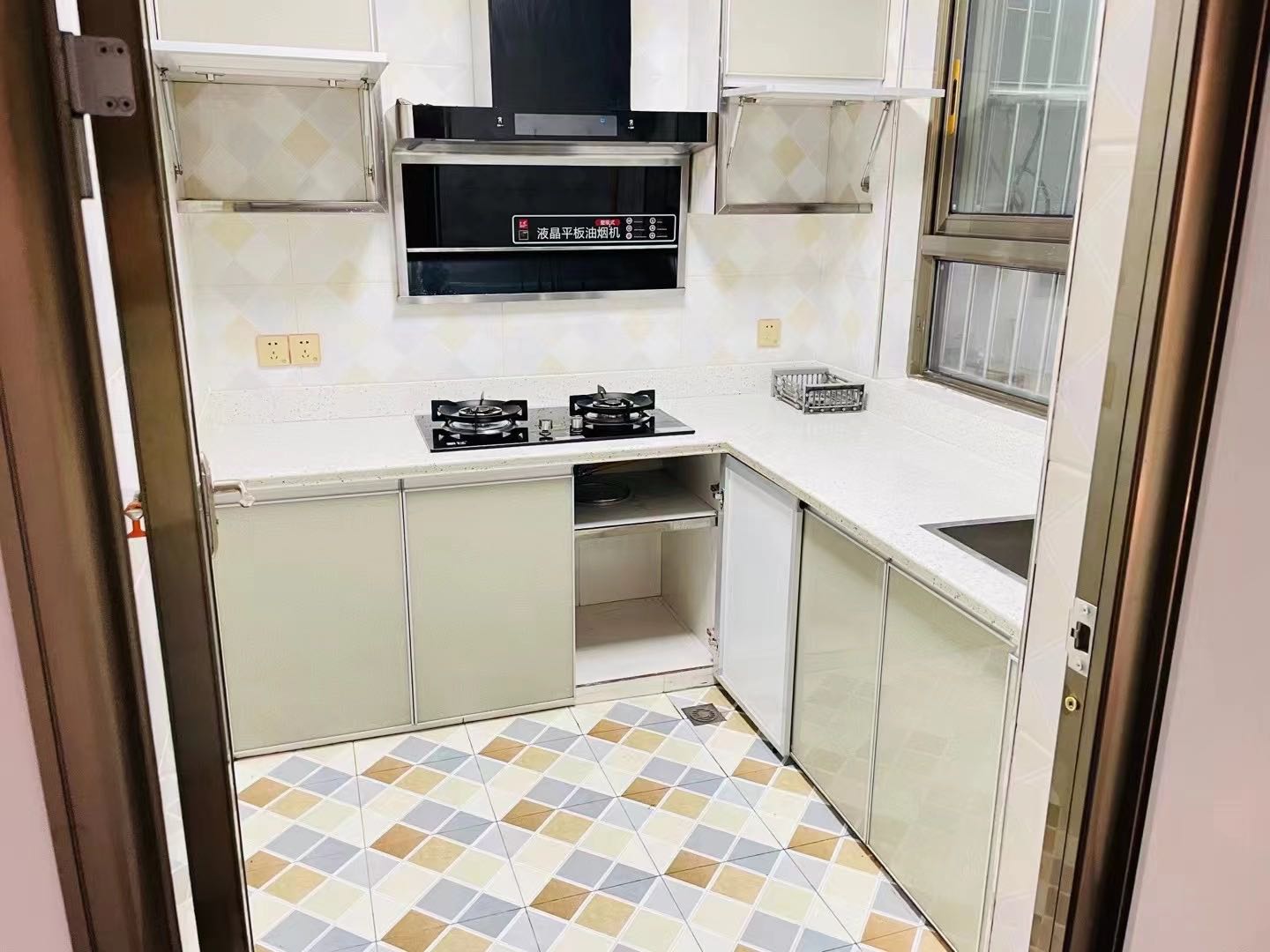 和谐街自建房 随时看房·