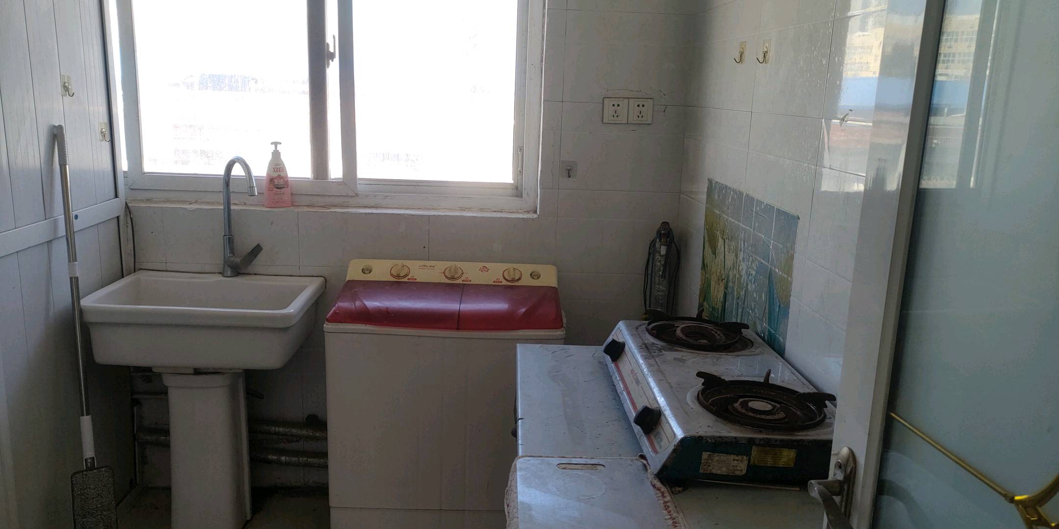 卫辉市学院西路 随时看房·