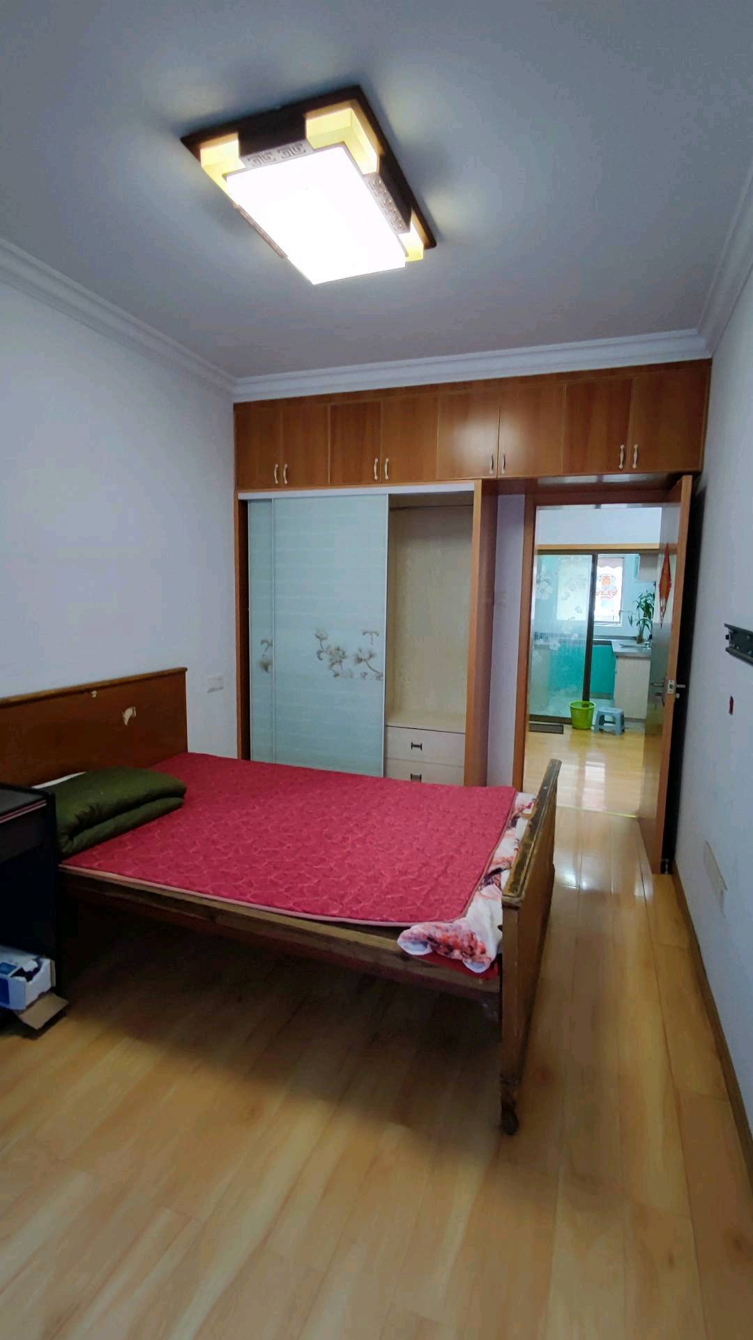 外港新村 2居室 2400元/月
