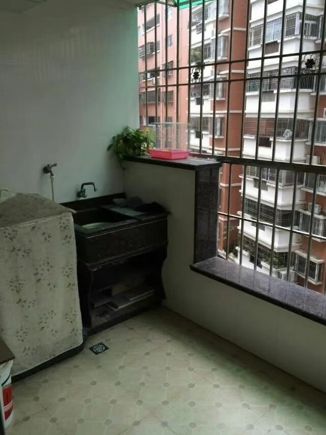 江滨花园 随时看房·
