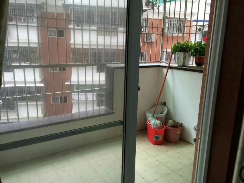 江滨花园 随时看房·