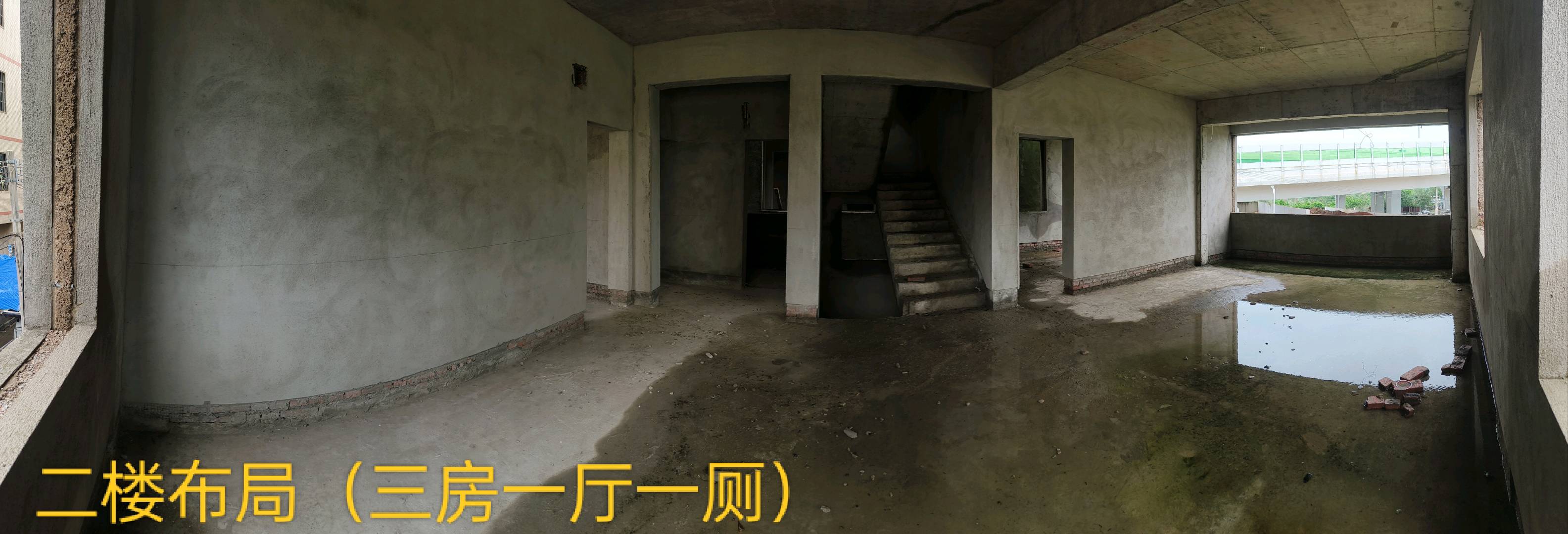 长同路与快速路交界处。 随时看房·