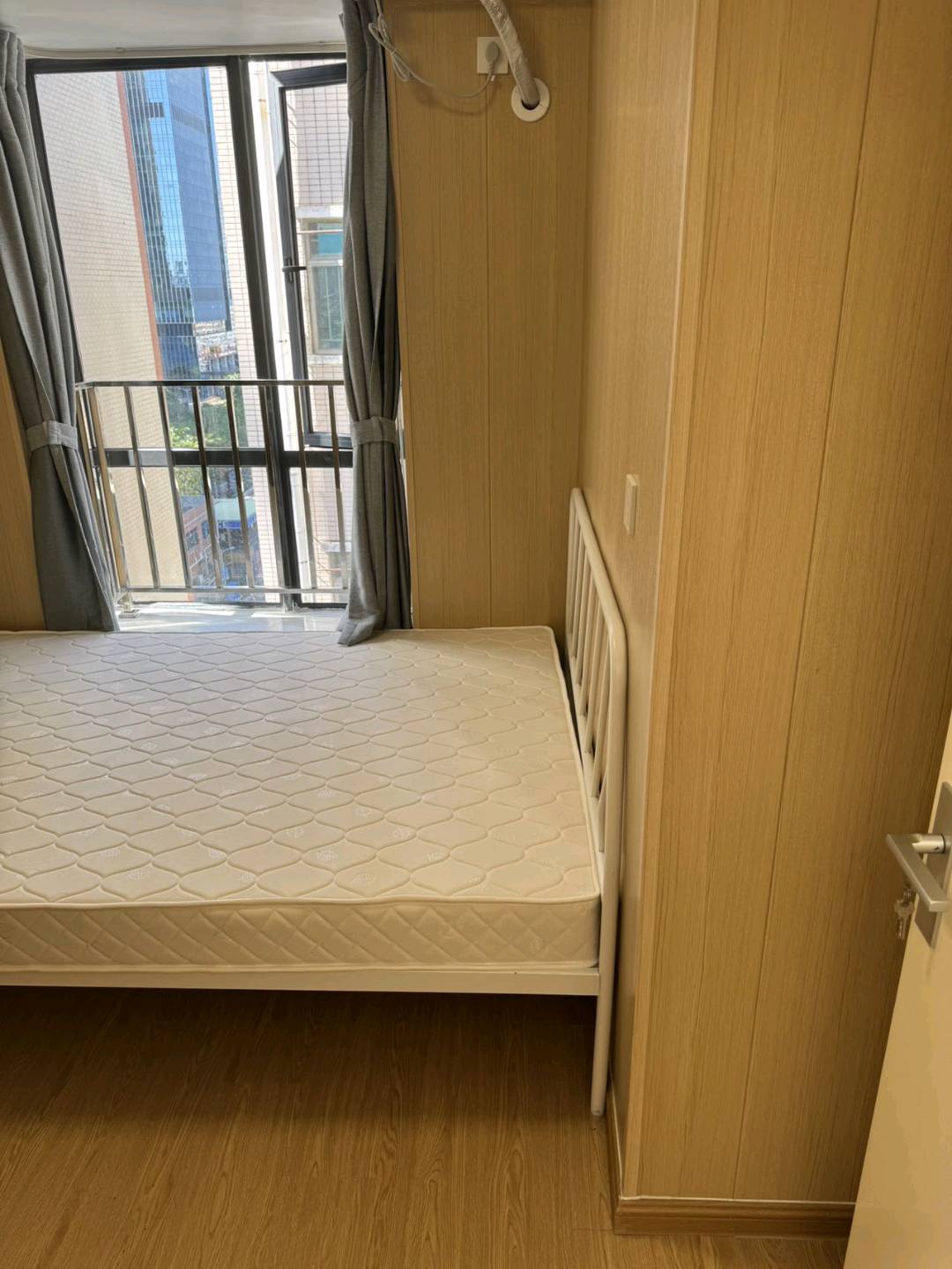 轻铁西村 随时看房·