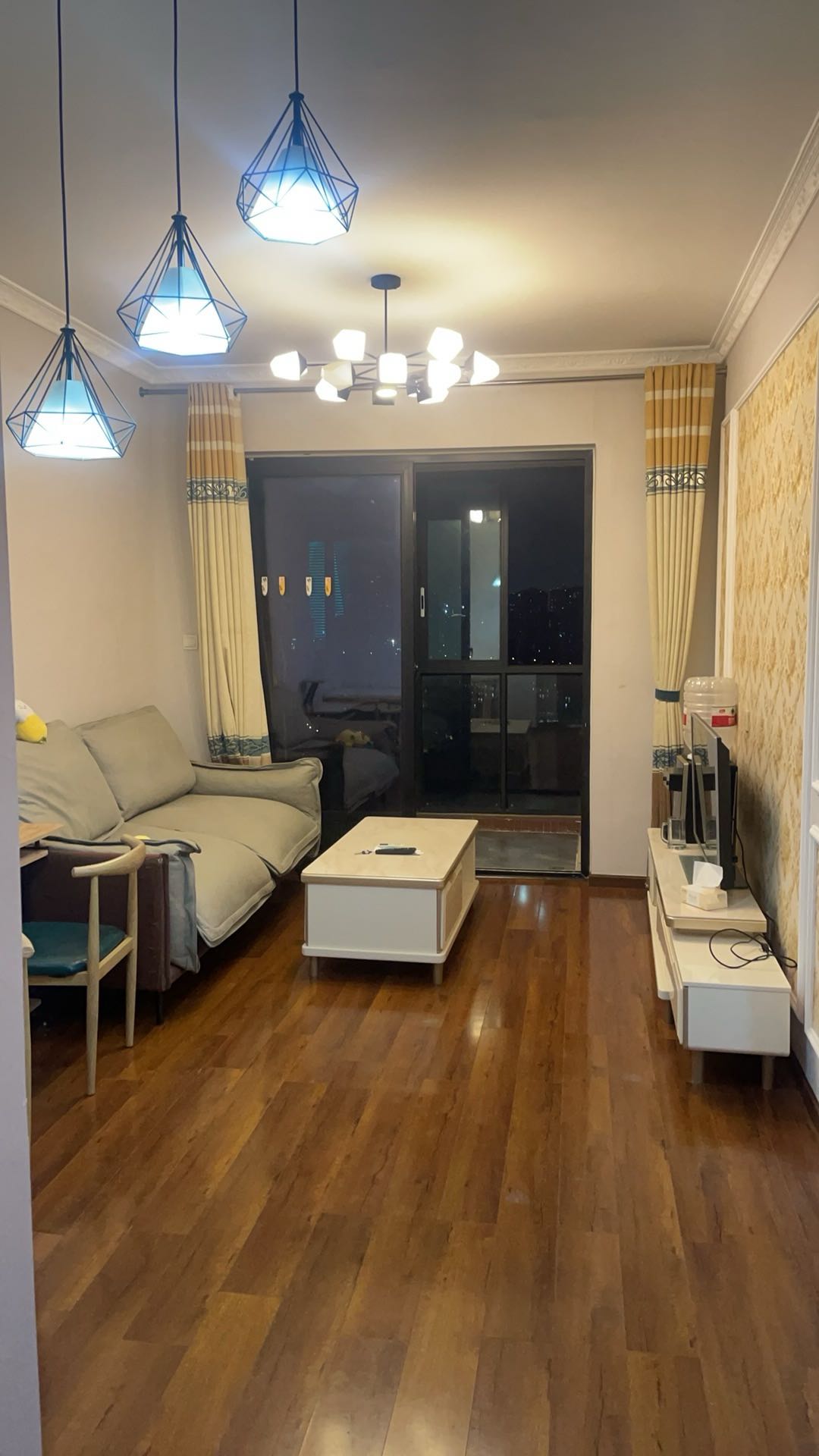 丛树家园 1居室 1600元/月