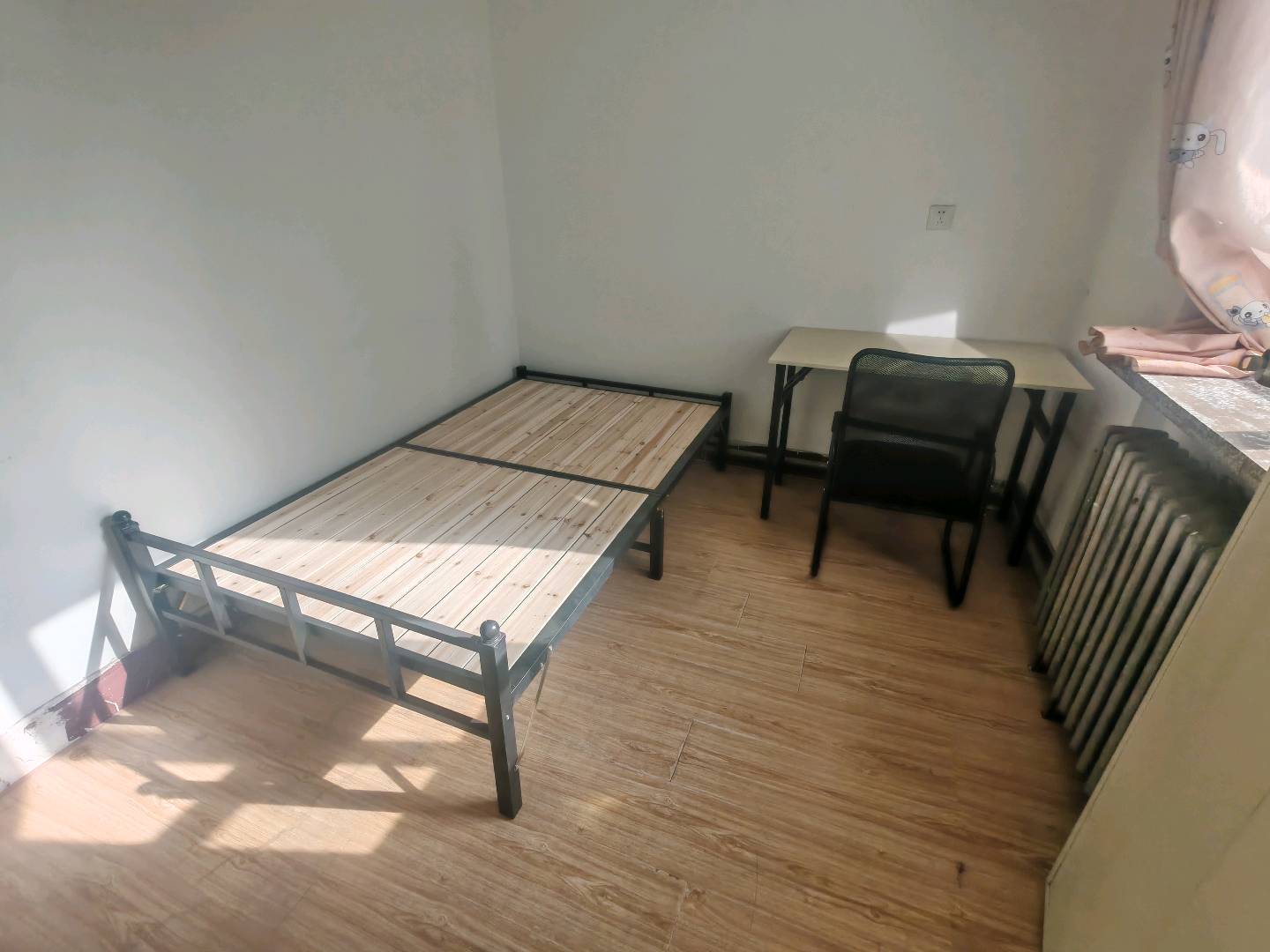 友好经贸委家属院 3居室 570元/月