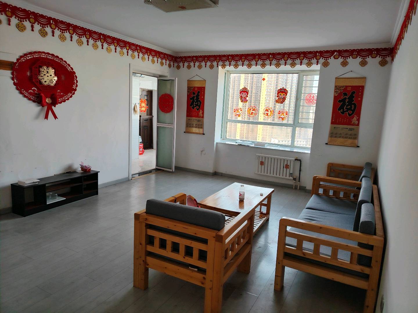 龙城花园小区 随时看房·