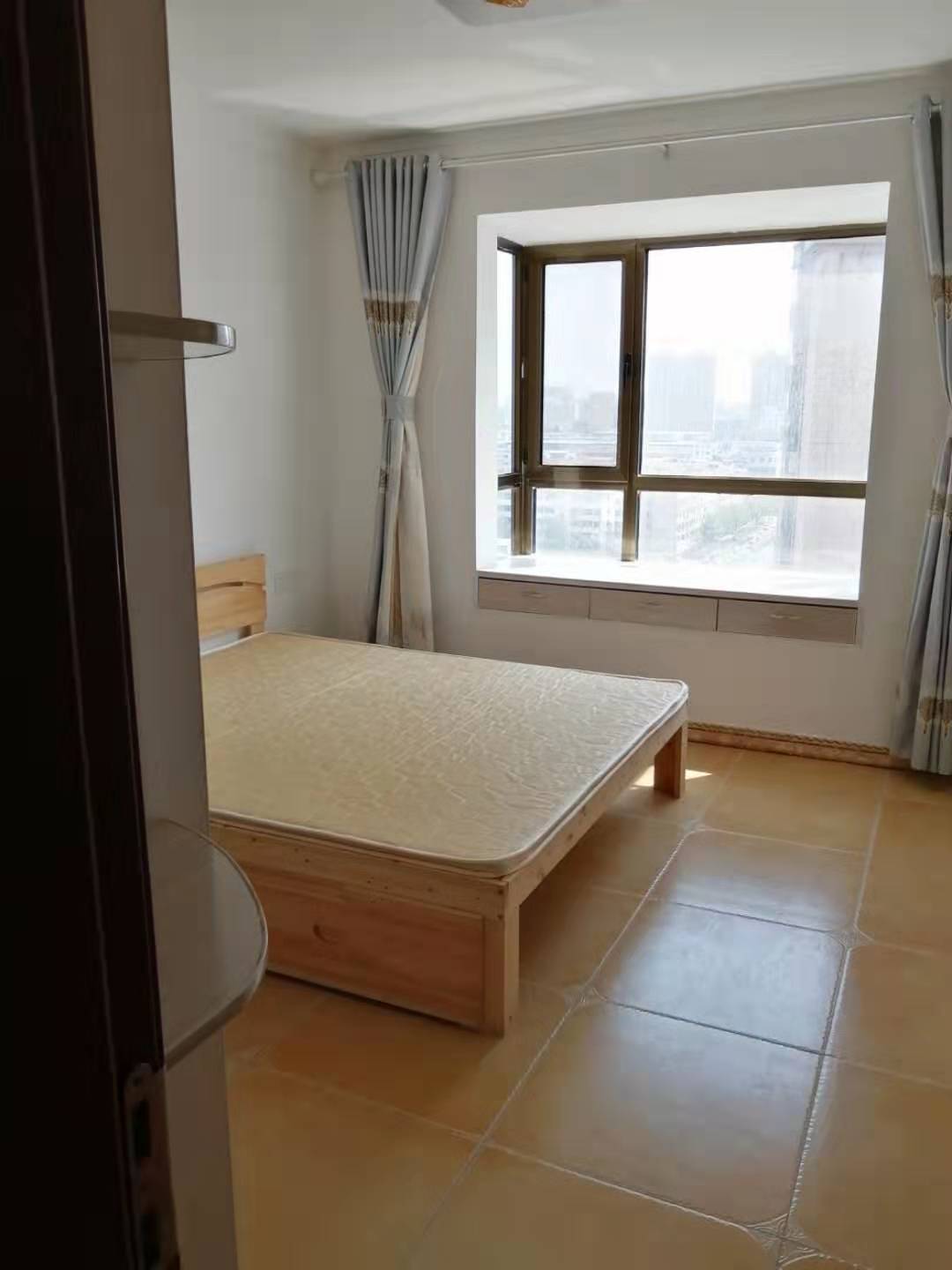 海亚金域湾西苑 随时看房·