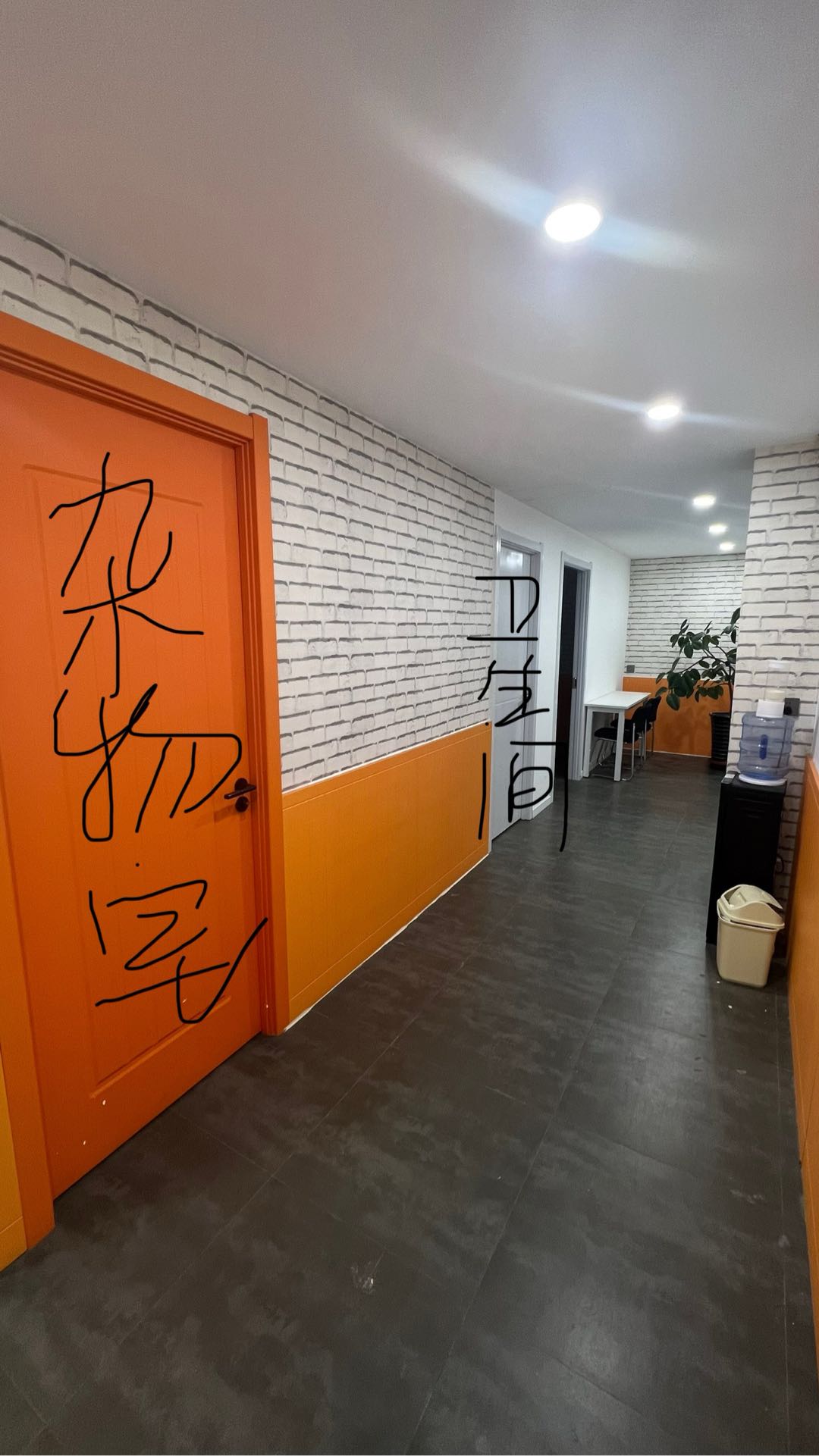 回民区学苑小区底商二楼 随时看房·