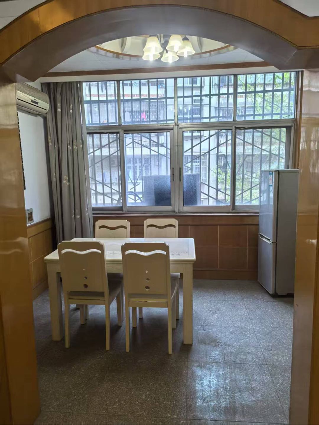 京港商居楼 随时看房·