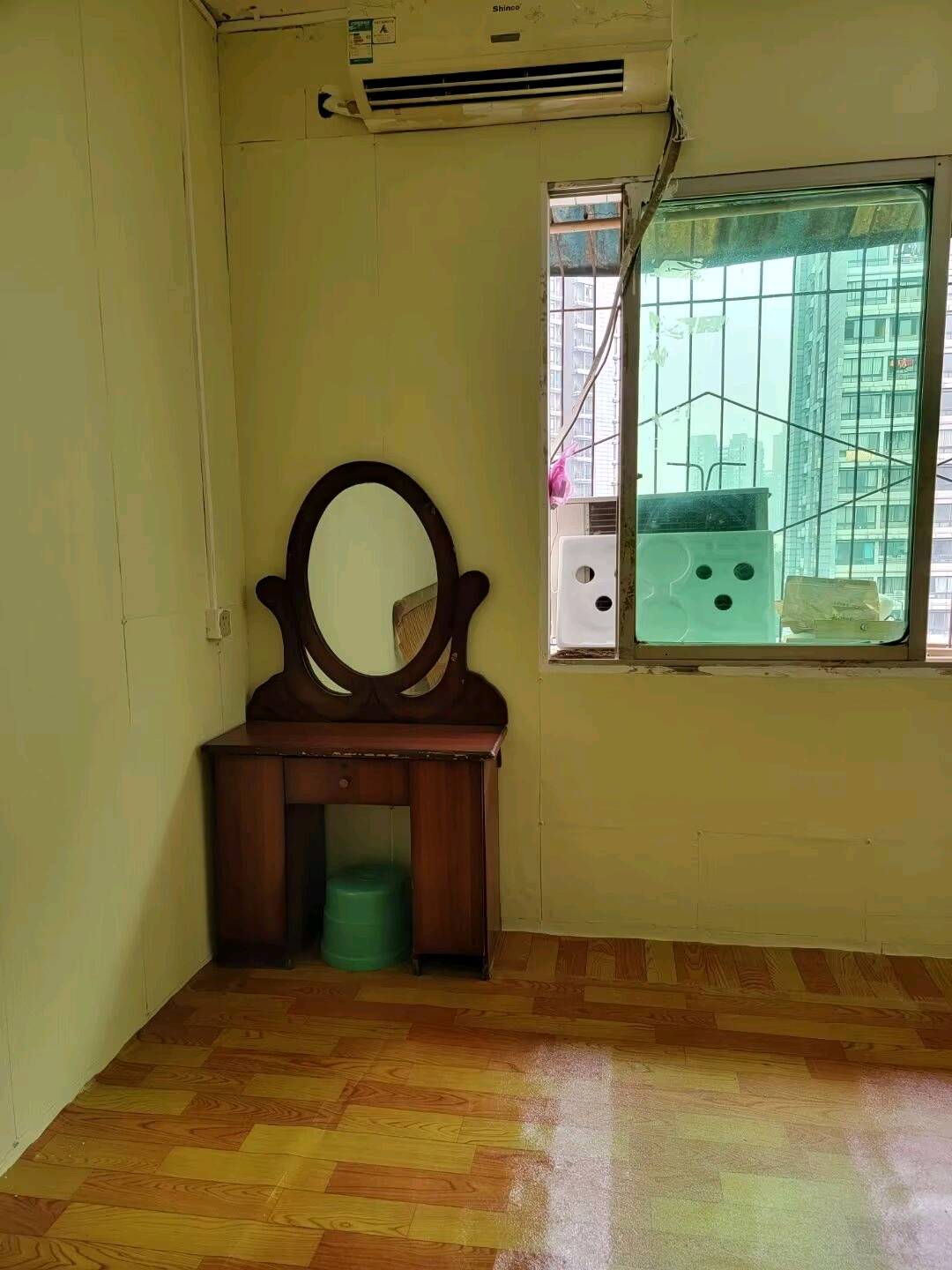 石桥铺石新路23号 随时看房·