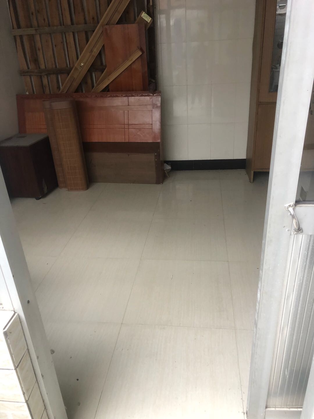 湾里新村 随时看房·
