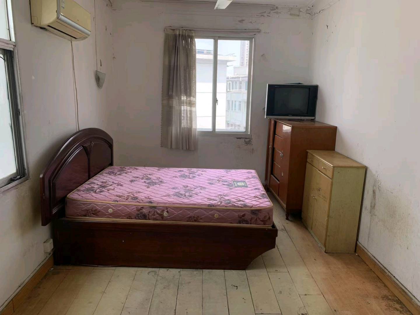 宜川三村 1居室 2300元/月