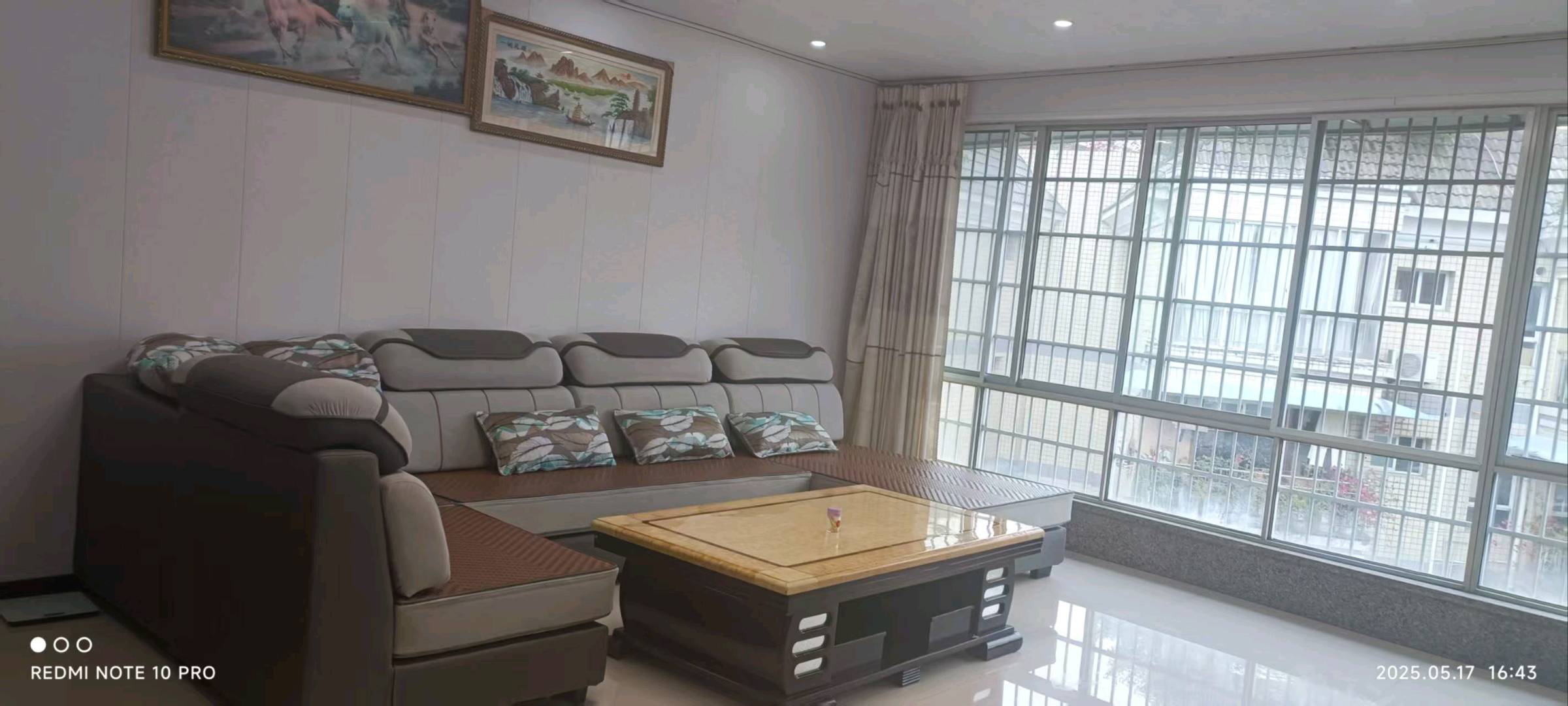 锦绣花园A区 4居室 1600元/月