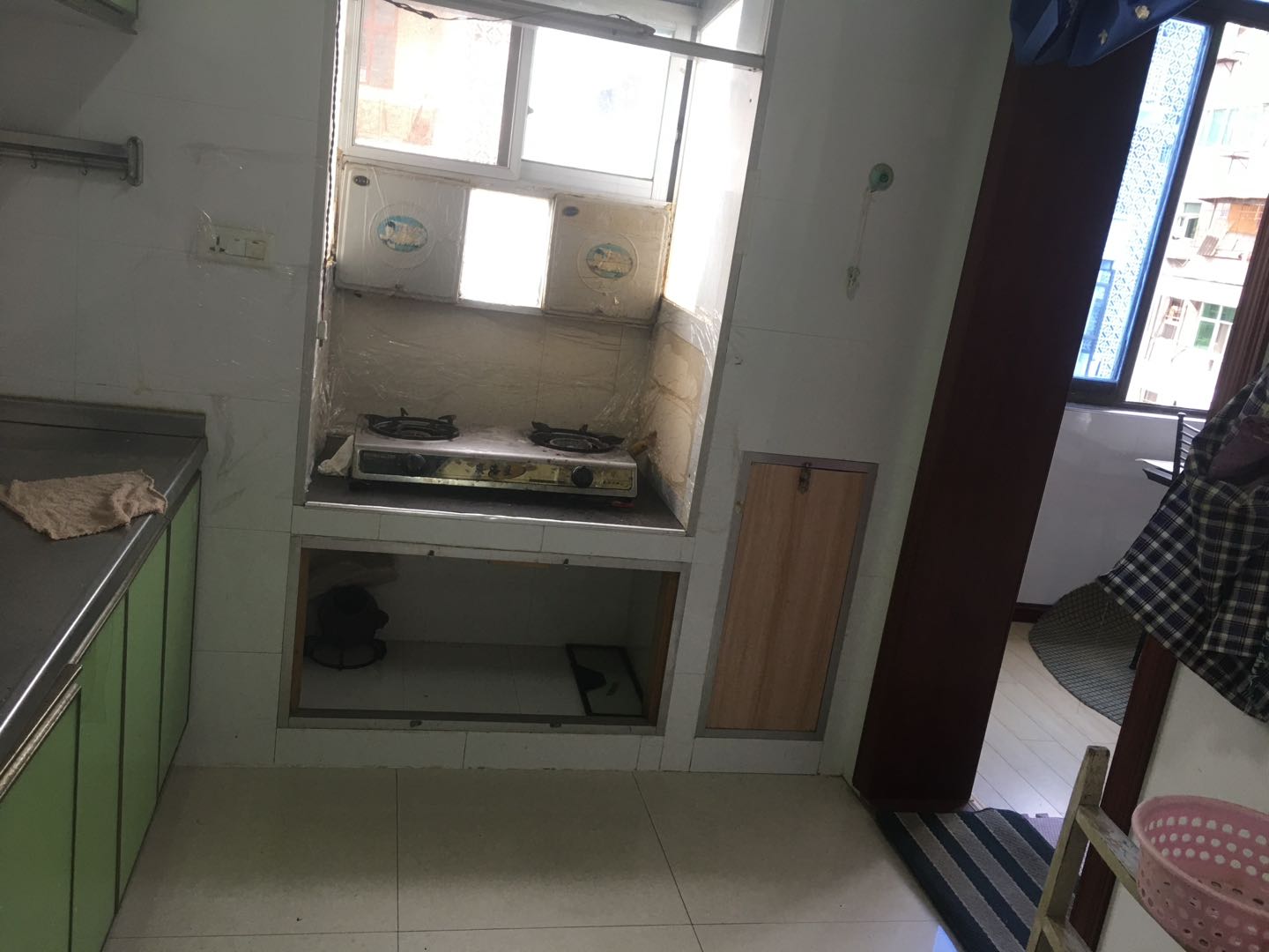 青云街2号印刷厂院内 随时看房·
