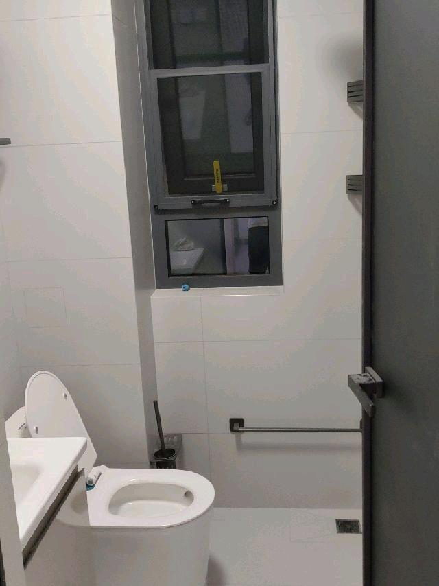 细柳街道府君庙小区 随时看房·