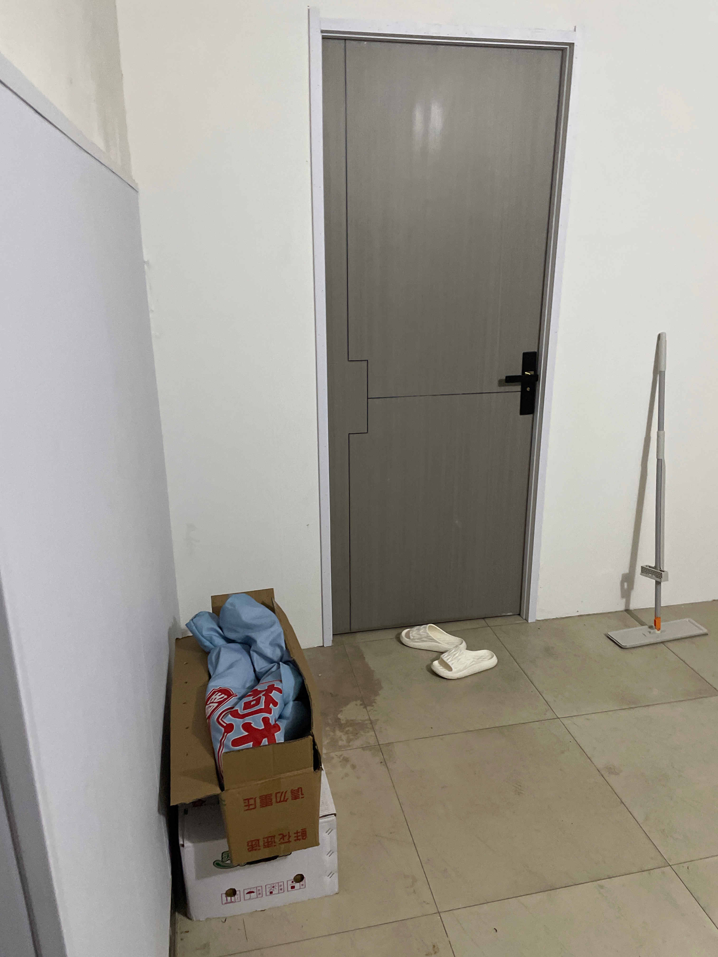 八府庄小区 随时看房·